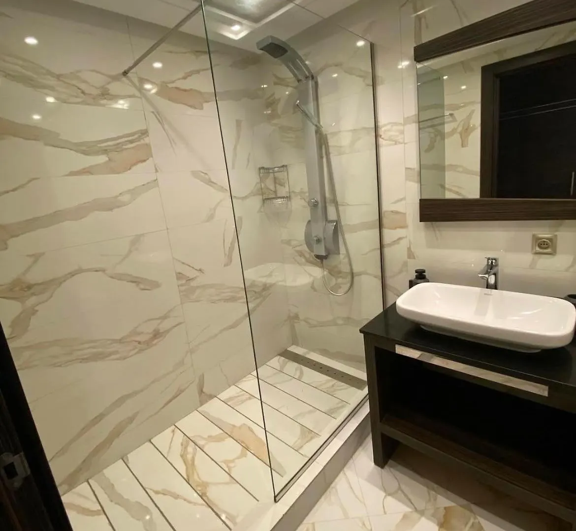Design Champs-elysees Apartment *